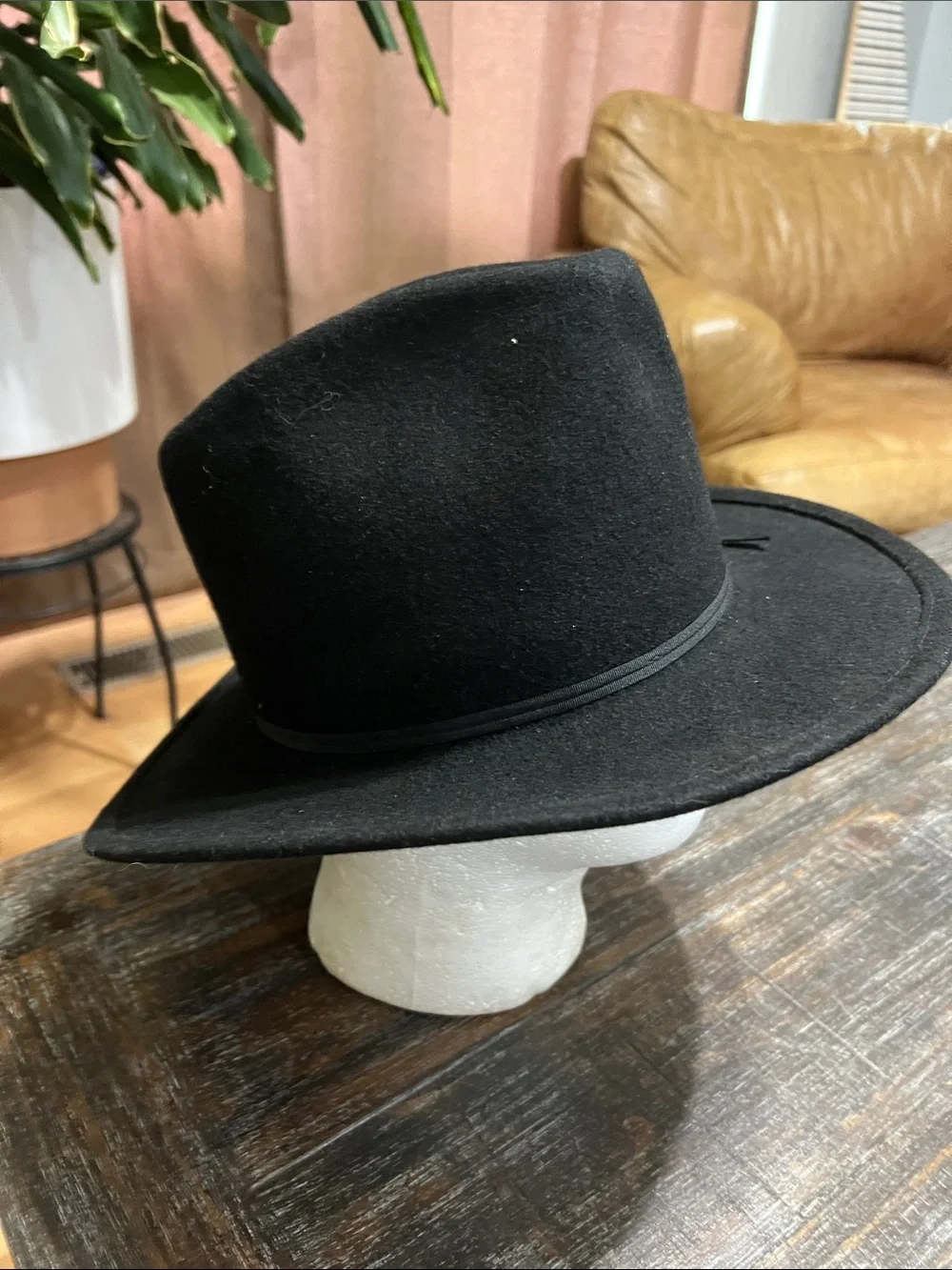 Black Wool Felt Wide-Brim Fedora with Slim Band Made in USA